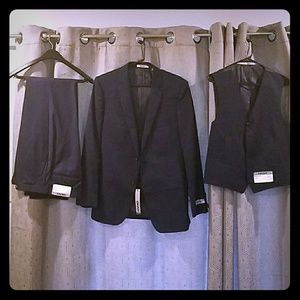 NWT 3-PC DKNY solid blue suit, 40Reg 33W slim fit